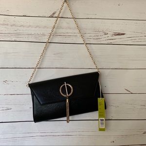Black clutch